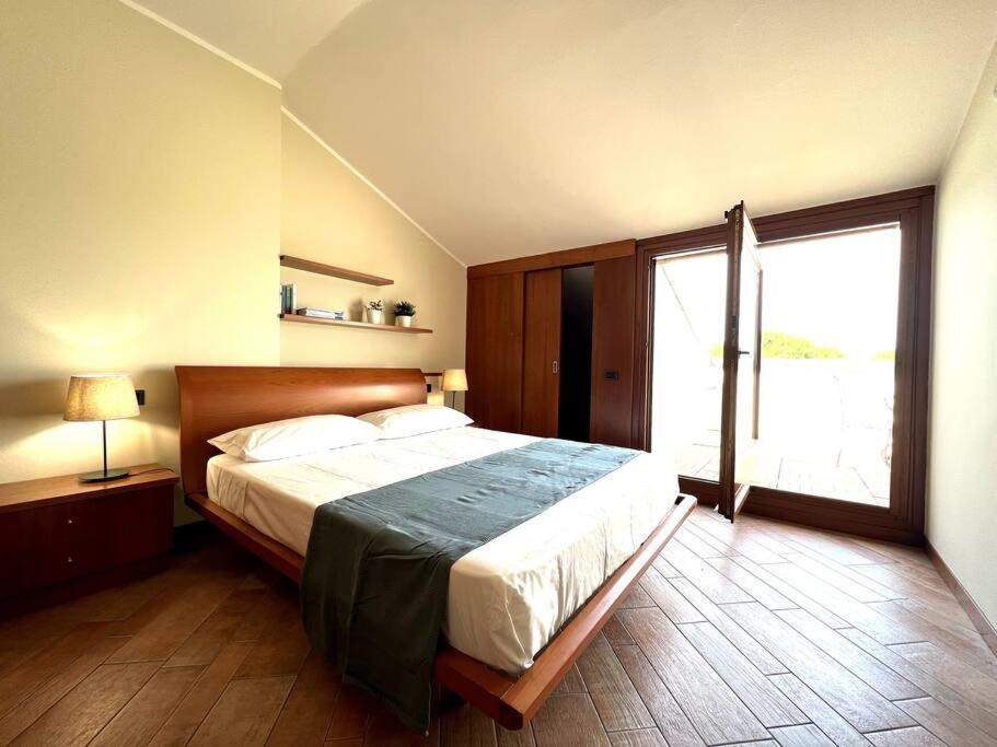 Attico In Piazza Matteotti Apartment Десенцано дел Гарда Екстериор снимка