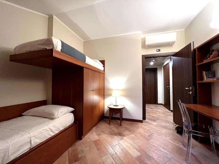 Attico In Piazza Matteotti Apartment Десенцано дел Гарда Екстериор снимка